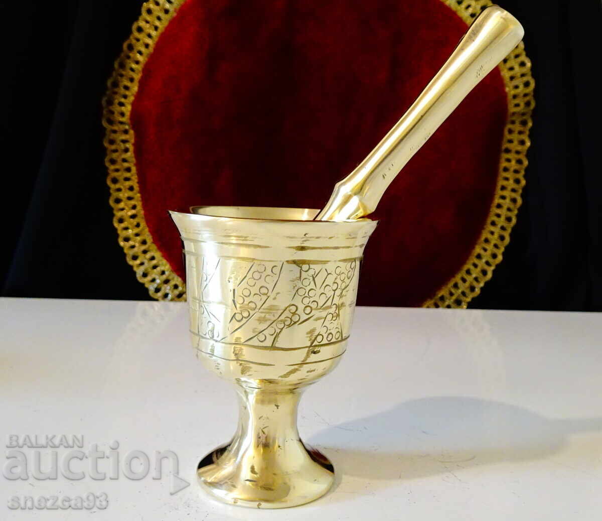 Доставка на Бронзов хаван,хаванче с чукало,релеф.