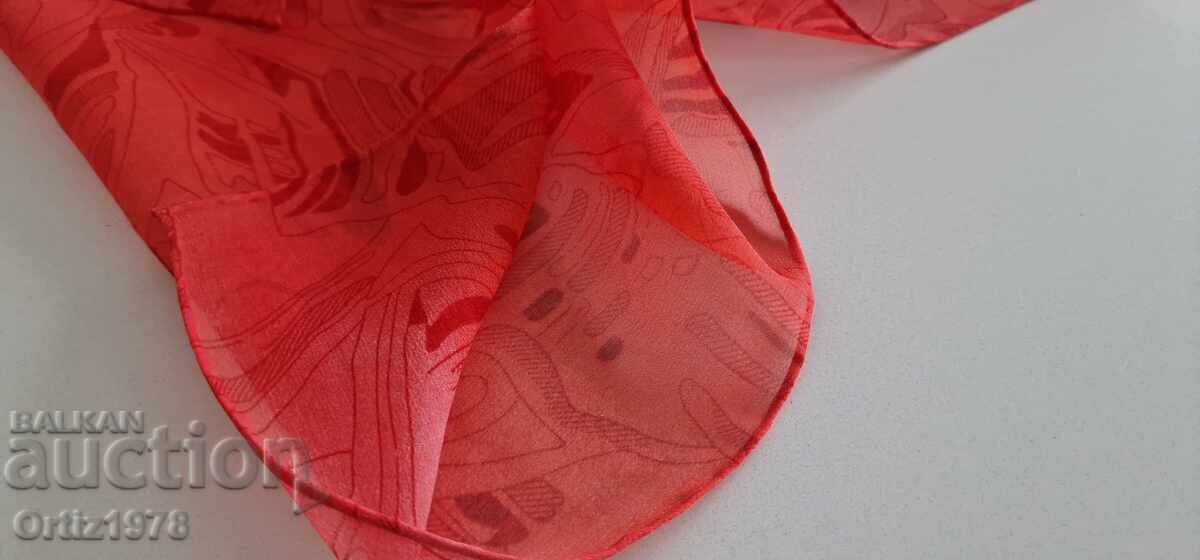 Eșarfă de mătase germană Giada, Nouă! cu preț 39.00 BGN | € 19.94 Eșarfă de mătase germană Giada, Nouă! cu preț 39.00 BGN | € 19.94