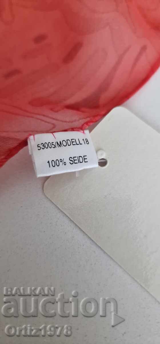 Livrarea Eșarfă de mătase germană Giada, Nouă! Livrarea Eșarfă de mătase germană Giada, Nouă!