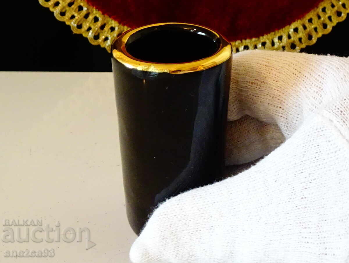 Delivery of Greek porcelain lighter stand, gold