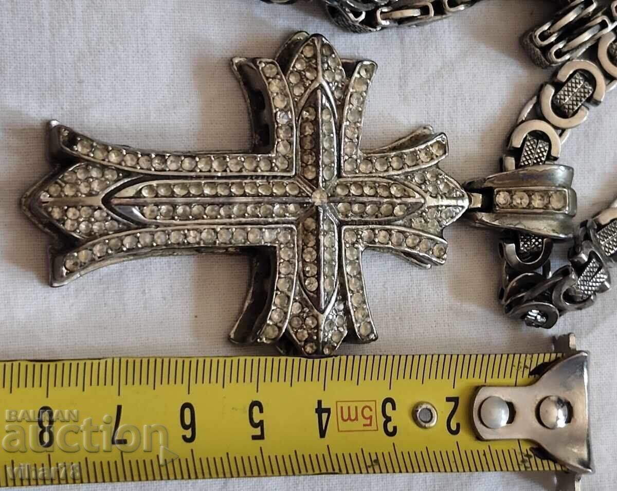 Μεγάλος σταυρός με αλυσίδα - δεν είναι ασημένια με τιμή € 79.99 | 156.45 BGN
