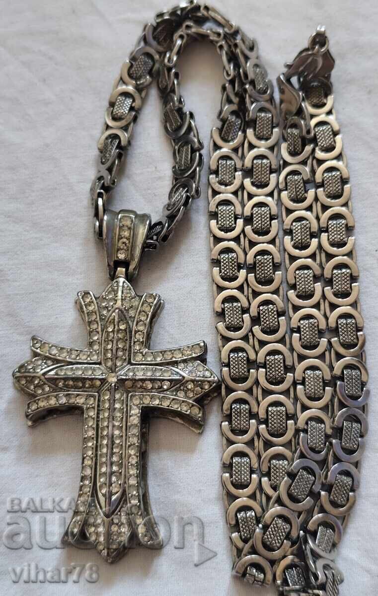 Μεγάλος σταυρός με αλυσίδα - δεν είναι ασημένια