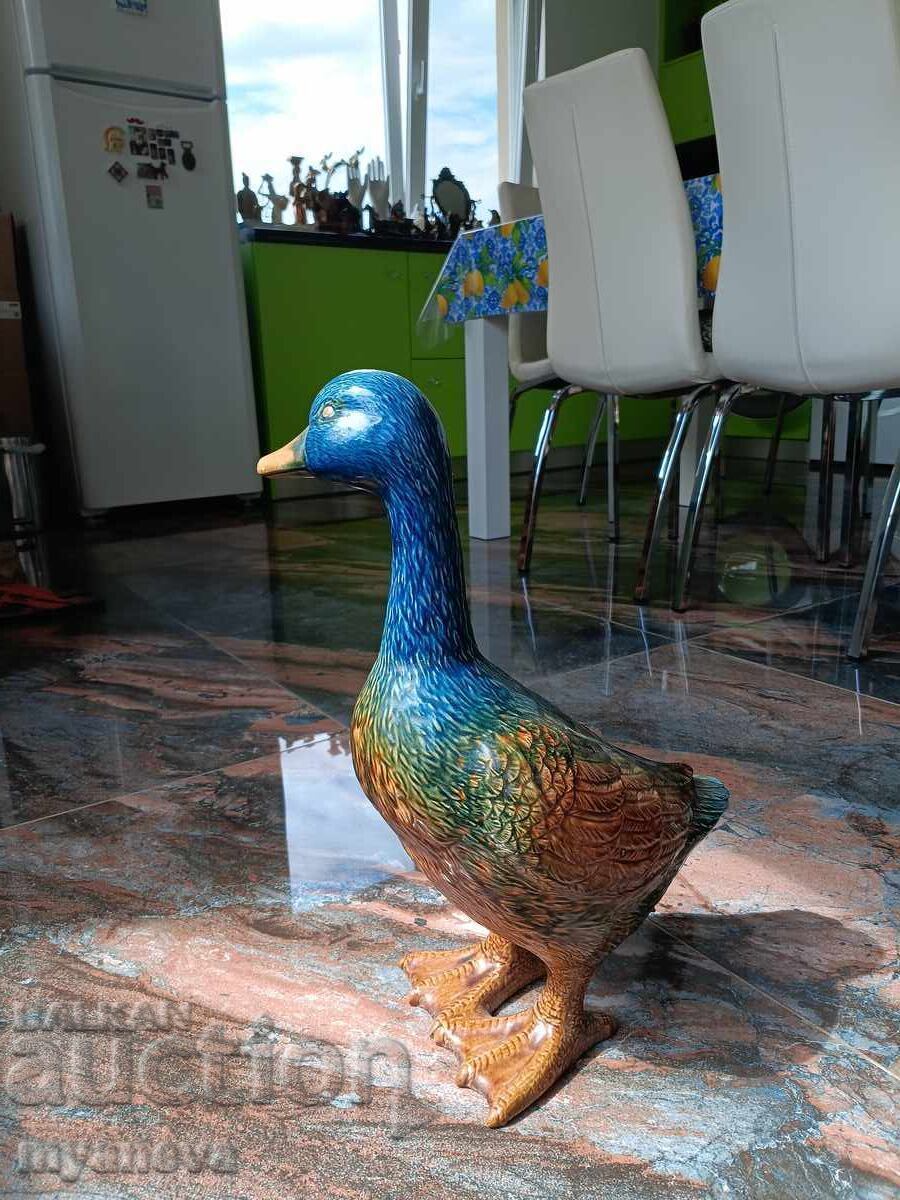 Porcelain figure of a duck, goose with price € 61.36 | 120.01 BGN