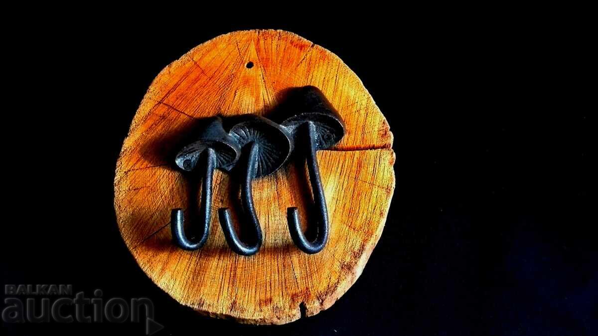 Delivery of Wrought iron hanger ornament - mushrooms