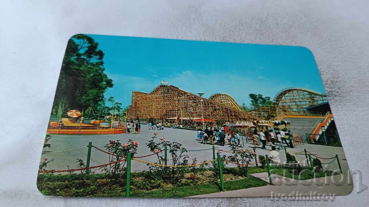 P K La Montana Rusa în Parcul de Distracții