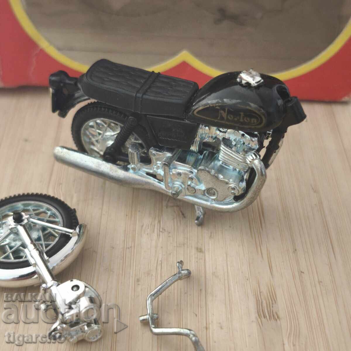 Delivery of Polistil Toy