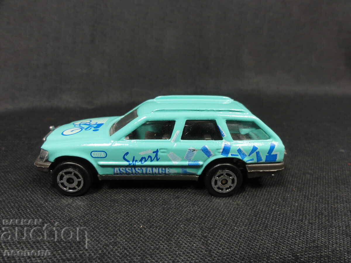 VECHE CĂRUȚĂ METALICĂ RETRO MAJORETTE FRANȚA MERCEDES 300 TE cu preț 20.00 BGN | € 10.23