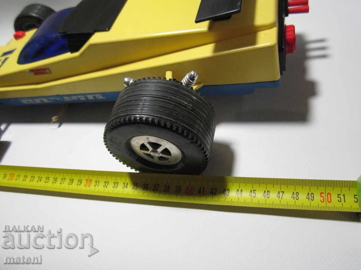 ΠΑΛΙΟ ΜΕΓΑΛΟ ΡΩΣΙΚΟ ΠΑΙΔΙΚΟ ΠΑΙΧΝΙΔΙ ΑΥΤΟΚΙΝΗΤΟ ΦΟΡΜΟΥΛΑ με τιμή 25.00 BGN | € 12.78