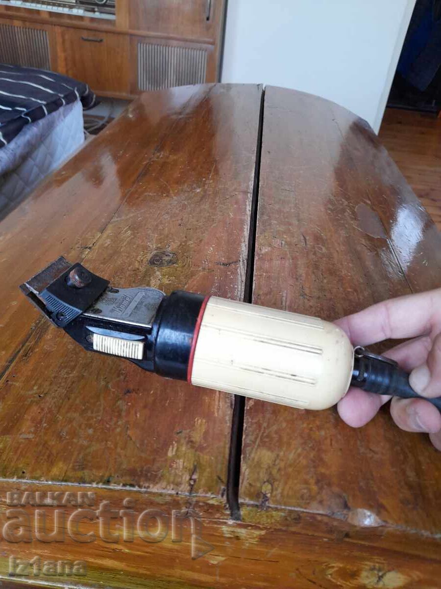 Licitație Mașină veche Komet Licitație Mașină veche Komet