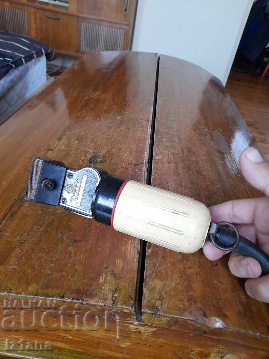 Livrarea Mașină veche Komet Livrarea Mașină veche Komet