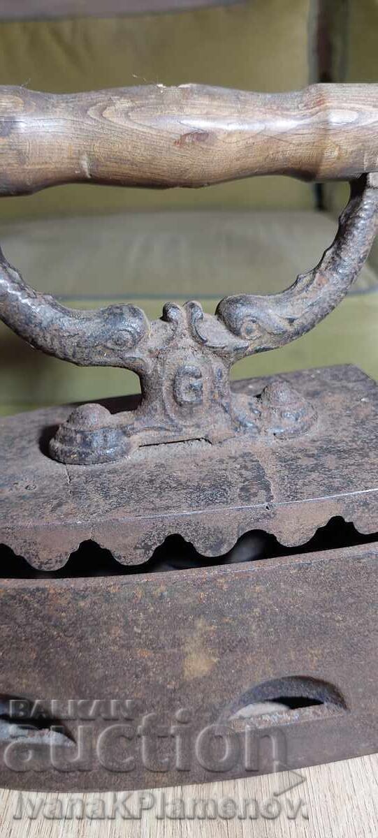 Σίδερο ρούχων vintage για συλλέκτες με τιμή € 23.01 | 45.00 BGN