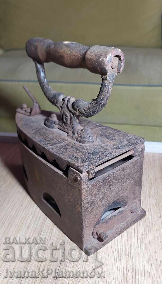 Δημοπρασία Σίδερο ρούχων vintage για συλλέκτες