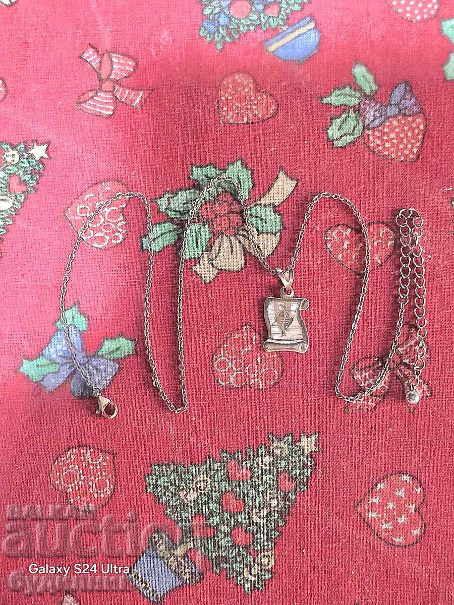 Сребърен синджир с висулка. От 40см до 49см. Пускам над 100 Сребърен синджир с висулка. От 40см до 49см. Пускам над 100