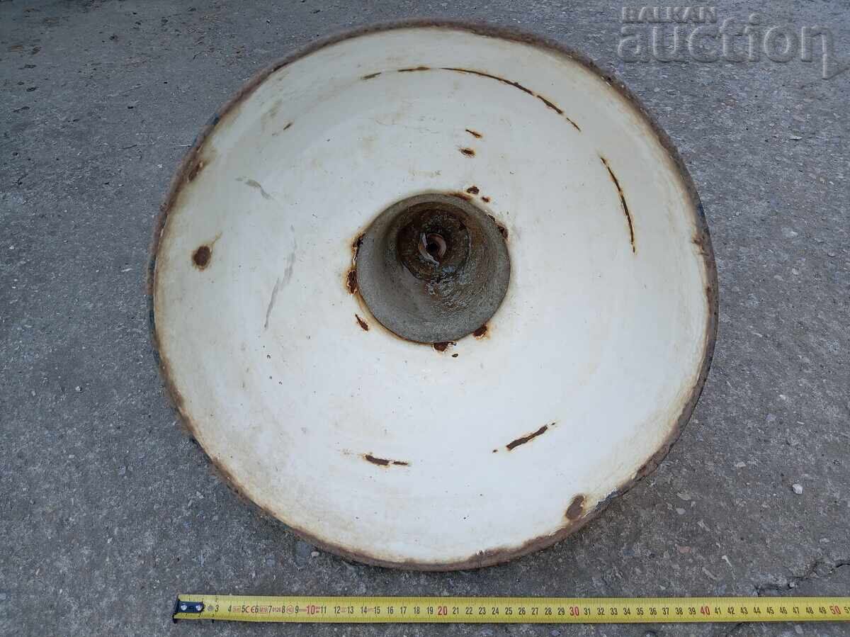 Παράδοση μεγάλη βιομηχανική λάμπα ανακλαστήρα εμαγιέ 60s Παράδοση μεγάλη βιομηχανική λάμπα ανακλαστήρα εμαγιέ 60s