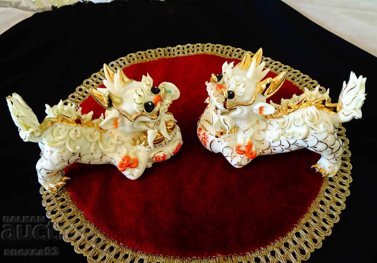 Chinese porcelain Foo Dog figure, guardian of the home with price 149.00 BGN | € 76.18