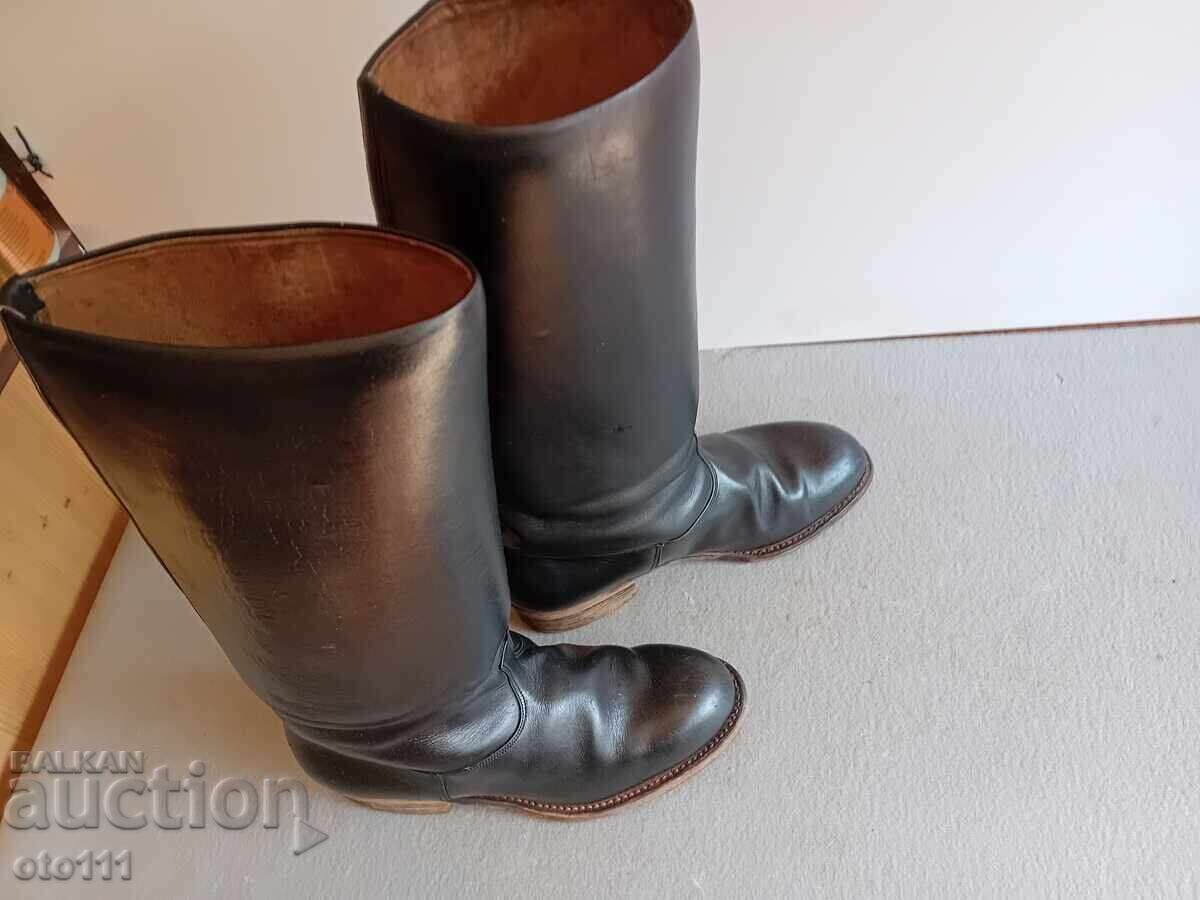 ROYAL MILITARY BOOTS - 7 ROYAL MILITARY BOOTS - 7