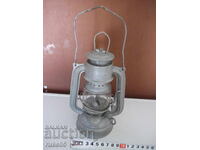 Lanterna "FROWO - №50-GDR" pe gaz, rezistentă la vânt, germană, din perioada socialistă