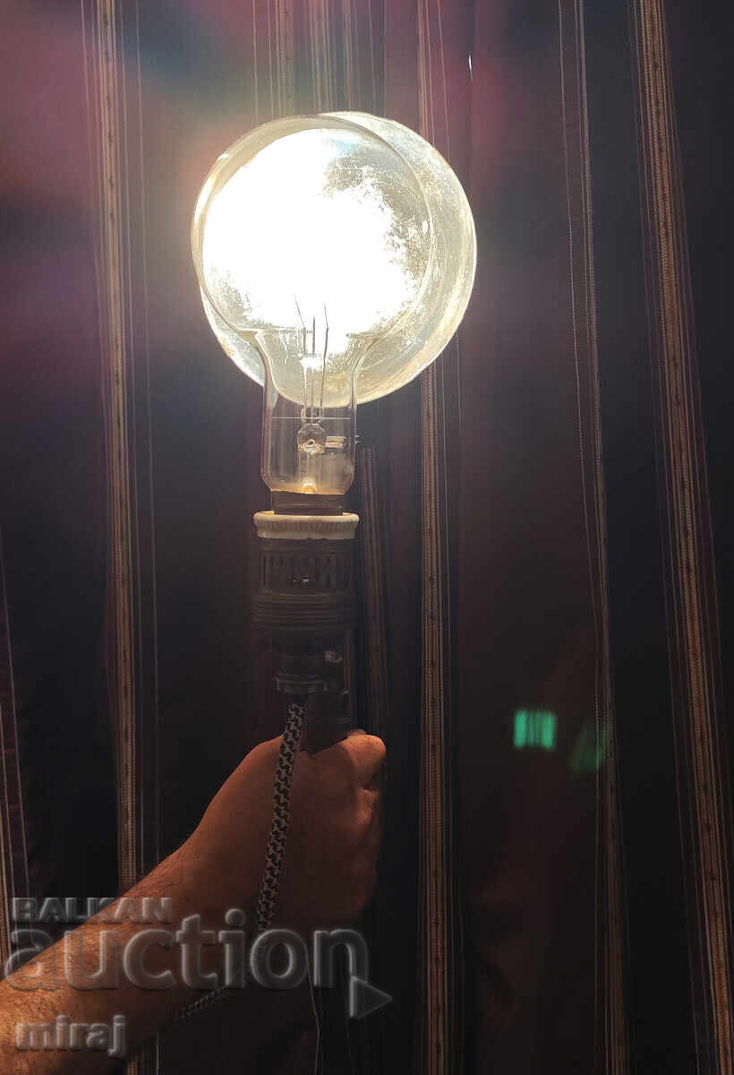 Аукцион Преносима лампа за сценично осветление. Аукцион Преносима лампа за сценично осветление.