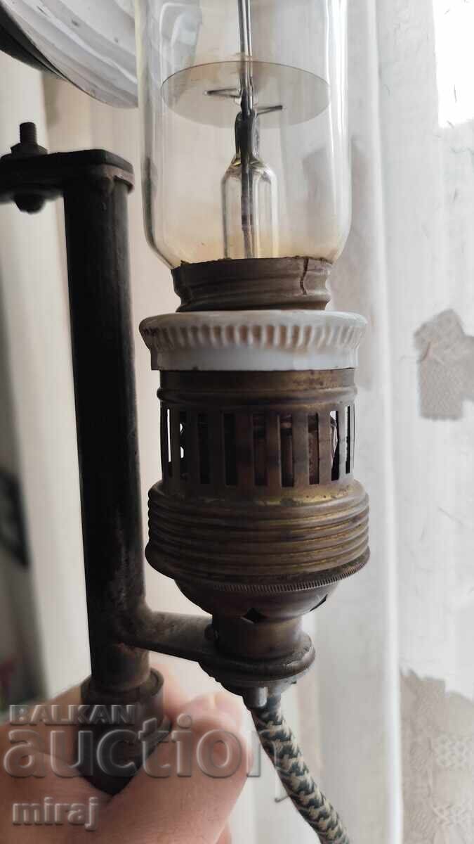 Доставка на Преносима лампа за сценично осветление. Доставка на Преносима лампа за сценично осветление.