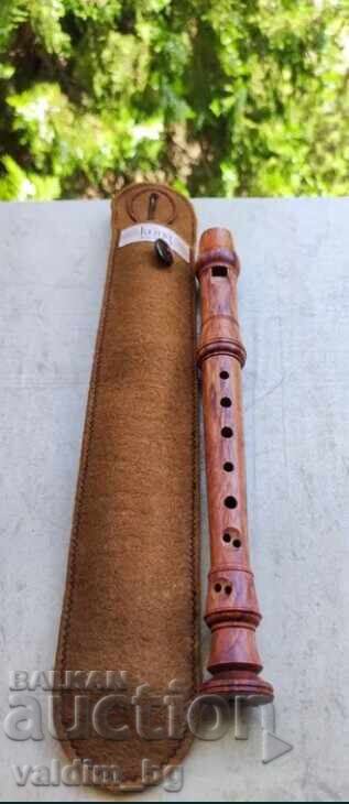 Оригинален швейцарски рекордер (блок флейта) KUNG. с цена 289.00 лв. | € 147.76