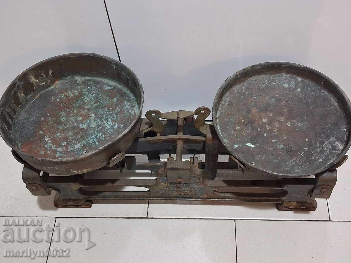 Παλαιά βουλγάρικη ζυγαριά με δίσκους, ζυγός, ζύγι με τιμή 95.00 BGN | € 48.57