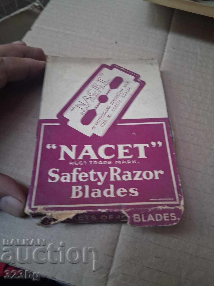 Razor blades from the 40s Solingen with price 39.00 BGN | € 19.94 Razor blades from the 40s Solingen with price 39.00 BGN | € 19.94