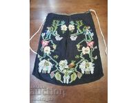 ΛΑΪΚΗ ΦΟΡΕΣΙΑ - ΠΟΔΙΑ