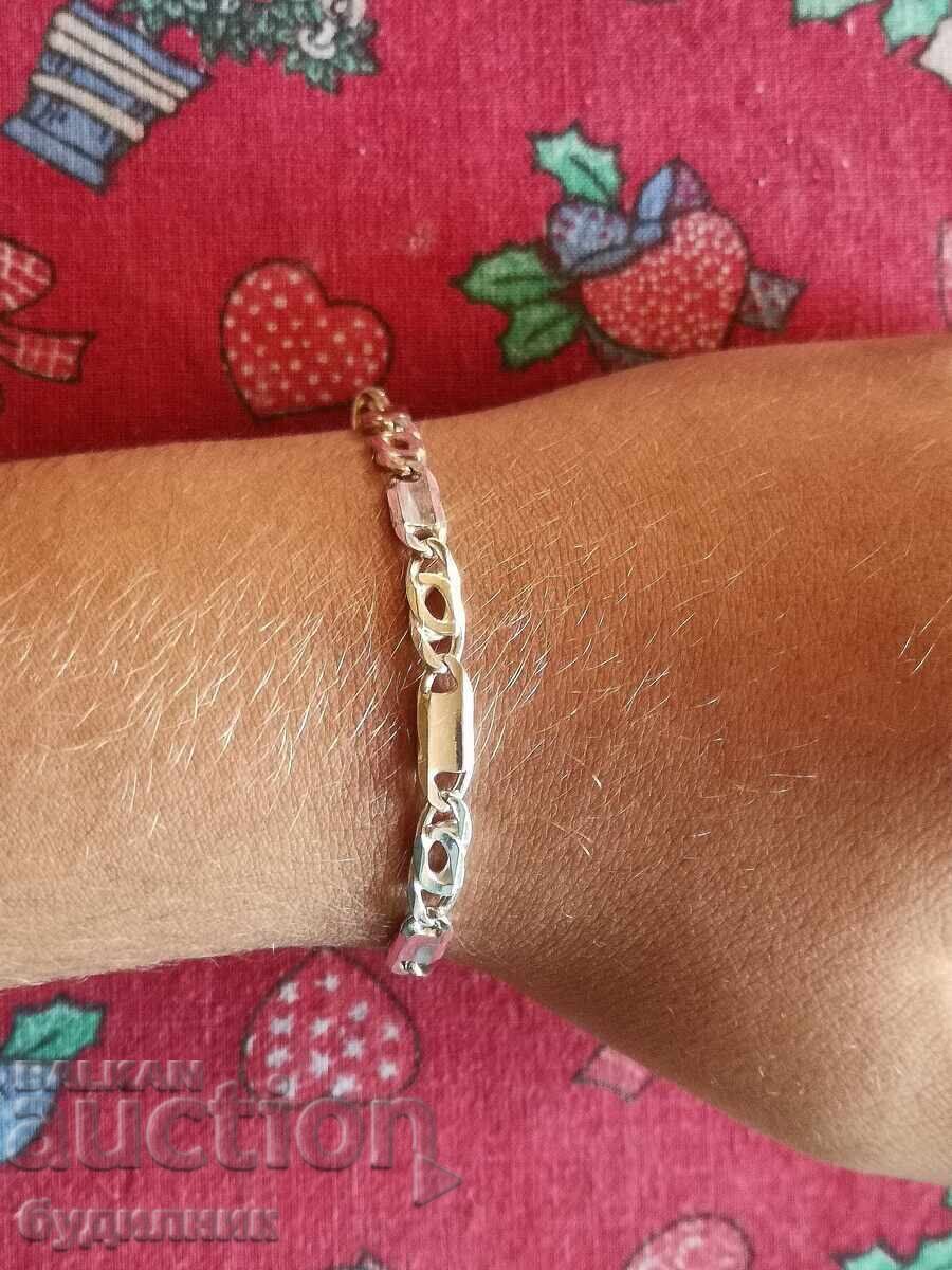 Нова. Сребърна Масивна гривна. 21,5см. Пускам над 100 Аукци с цена 49.99 лв. | € 25.56 Нова. Сребърна Масивна гривна. 21,5см. Пускам над 100 Аукци с цена 49.99 лв. | € 25.56