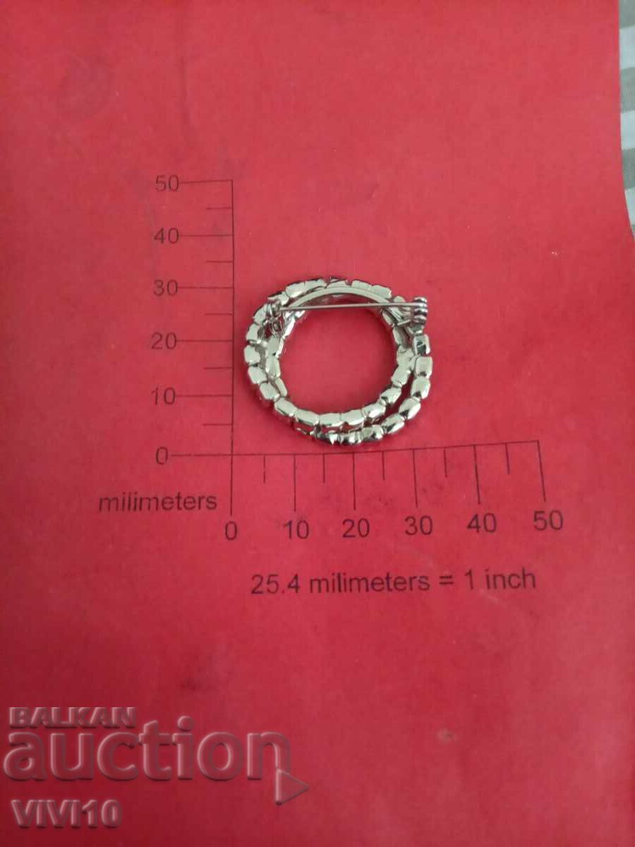 Antique brooch with price 40.00 BGN | € 20.45 Antique brooch with price 40.00 BGN | € 20.45