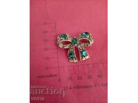 Brosa antica cu pietre