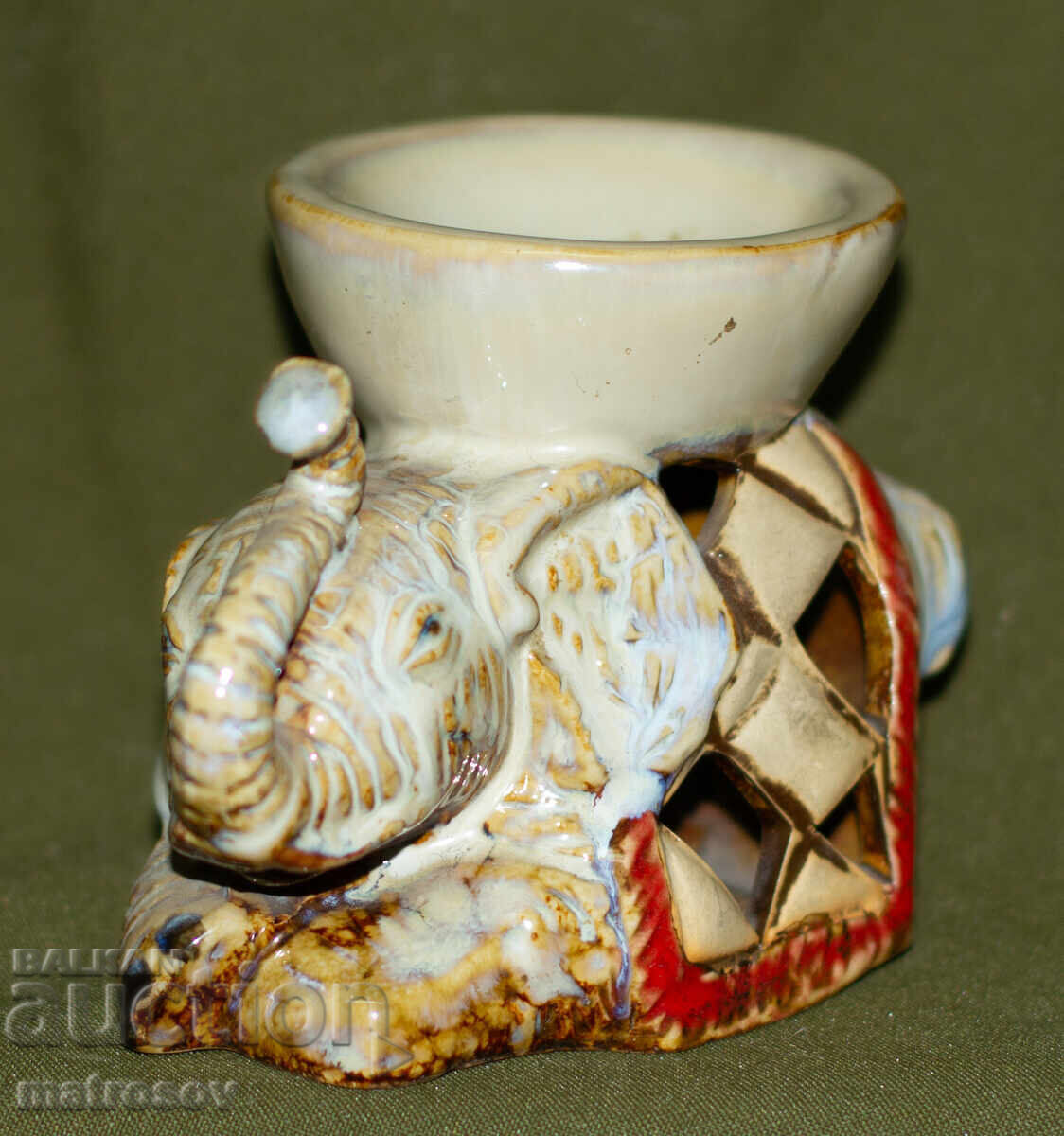 Auction Decorative ceramic candle holder, elephant Auction Decorative ceramic candle holder, elephant