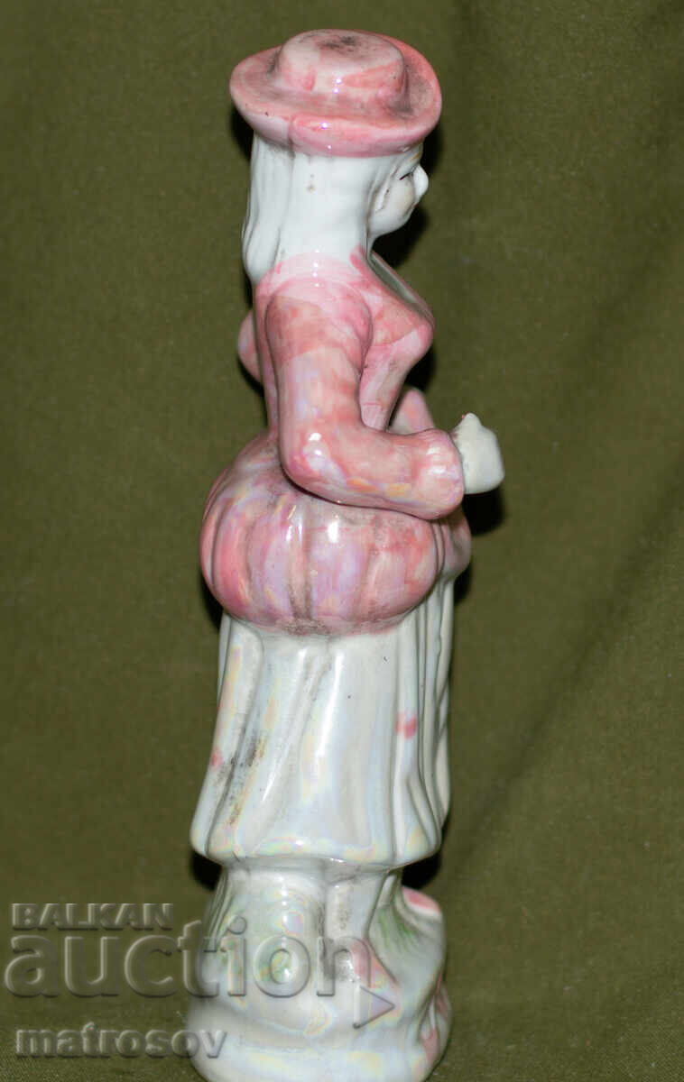 Πορσελάνινο αγαλματάκι κοριτσιού με καπέλο - 7