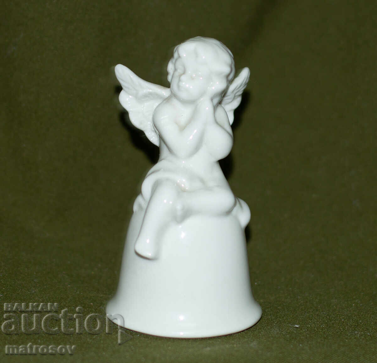 Ръчно изработена декоративна порцеланова камбанка с ангелче