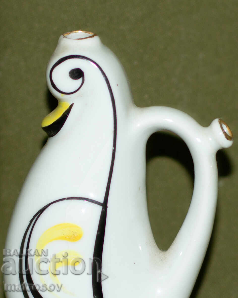 Figurină decorativă din porțelan bulgărească, reprezentând o rață cu preț 80.00 BGN | € 40.90 Figurină decorativă din porțelan bulgărească, reprezentând o rață cu preț 80.00 BGN | € 40.90