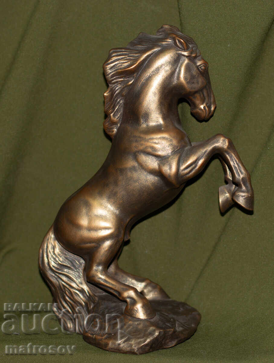 Αυθεντική διακοσμητική κεραμική φιγούρα αλόγου, υπογεγραμμένη με τιμή 150.00 BGN | € 76.69