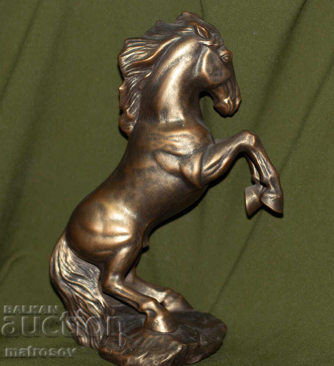 Αυθεντική διακοσμητική κεραμική φιγούρα αλόγου, υπογεγραμμένη