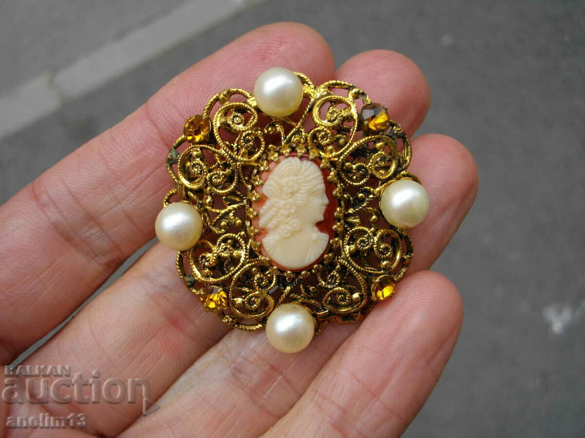 ΠΑΛΙΑ ΚΑΡΦΙΛΑ CAMEO με τιμή 50.00 BGN | € 25.56