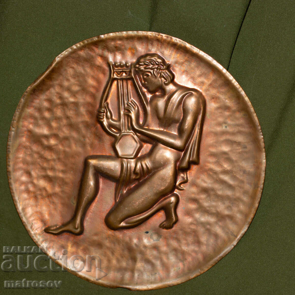 Стар меден плакет барелеф, Орфей свири на лирата си с цена 100.00 лв. | € 51.13