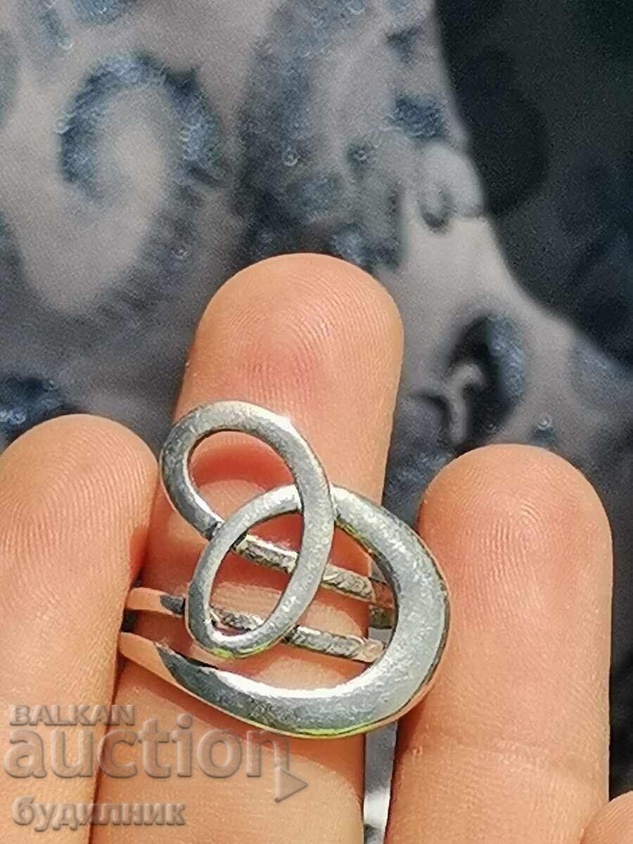 Ασημένιο δαχτυλίδι. 17,2mm. Βάζω πάνω από 100 δημοπρασίες. Δες