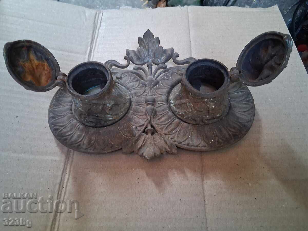 Delivery of Cast iron inkwell, 20th century Delivery of Cast iron inkwell, 20th century