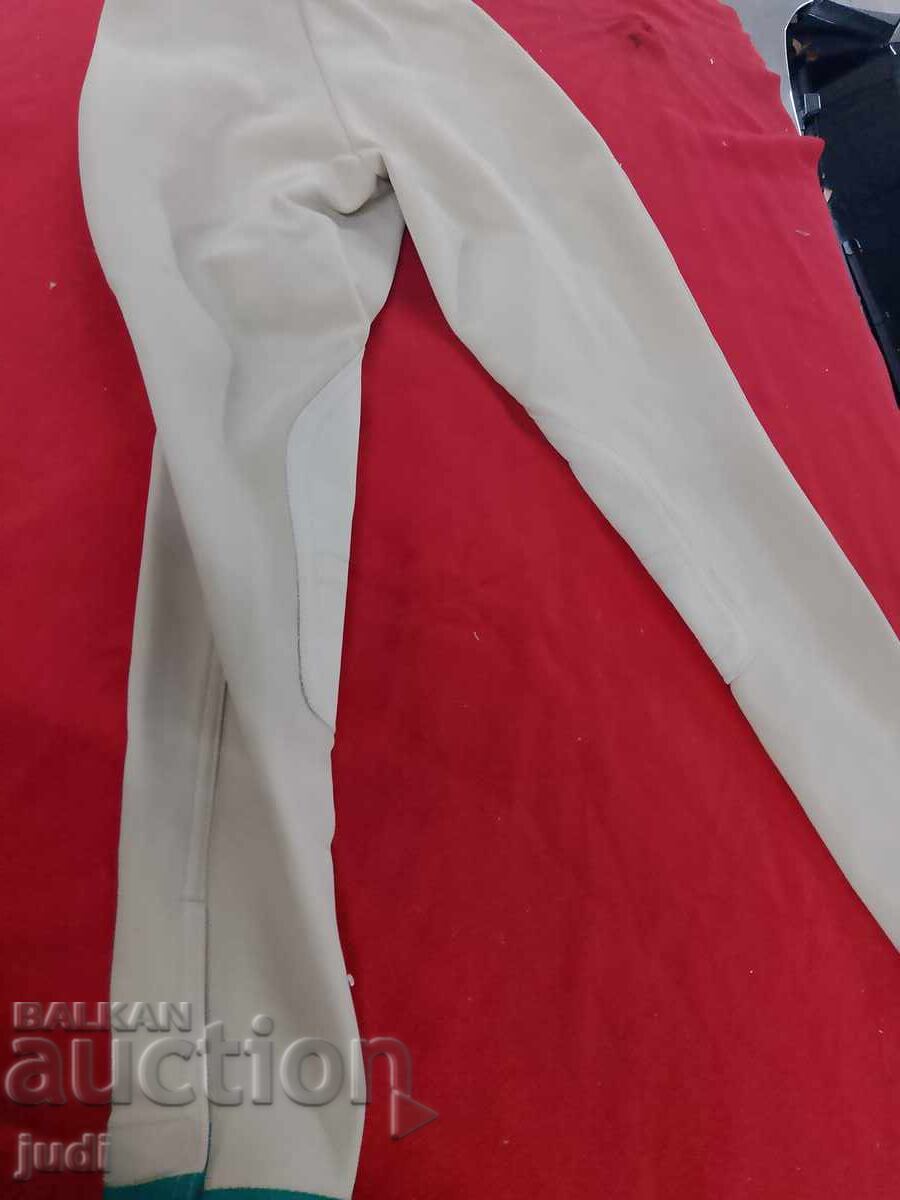 Livrarea Pantaloni de echitație jumper king noi Livrarea Pantaloni de echitație jumper king noi