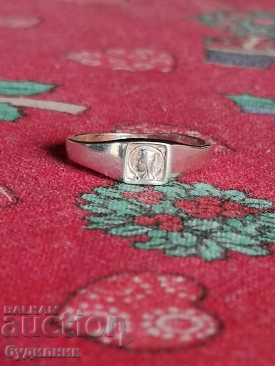 Inel argint. 16,6mm. Lansez peste 100 de licitații. Vezi și celelalte cu preț 18.99 BGN | € 9.71 Inel argint. 16,6mm. Lansez peste 100 de licitații. Vezi și celelalte cu preț 18.99 BGN | € 9.71