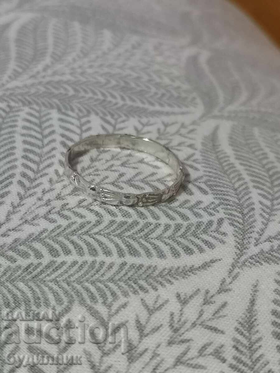 Аукцион Сребърен пръстен. 21,7мм. Пускам над 100 Аукциона. Разгледай