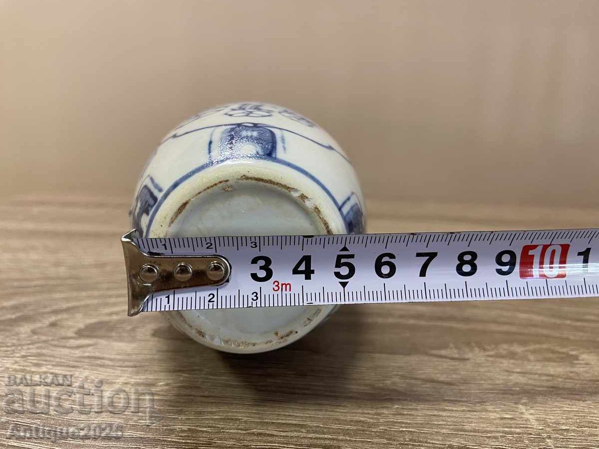 Фарфорна ваза със син растителен орнамент - 5 Фарфорна ваза със син растителен орнамент - 5