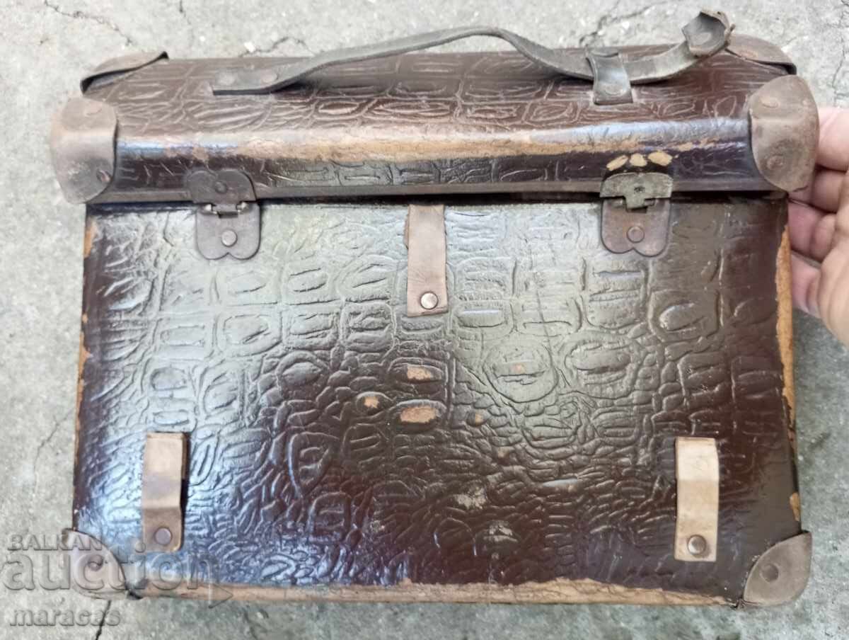 Livrarea Valiză școlară veche