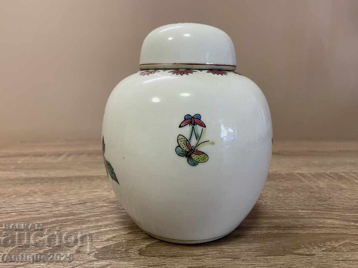 Porcelain vase-jar in Famille Rose style with price 50.00 BGN | € 25.56 Porcelain vase-jar in Famille Rose style with price 50.00 BGN | € 25.56