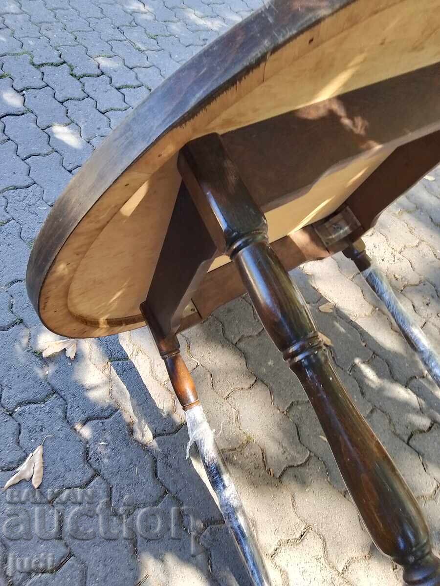 Auction  Wonderful wooden round table