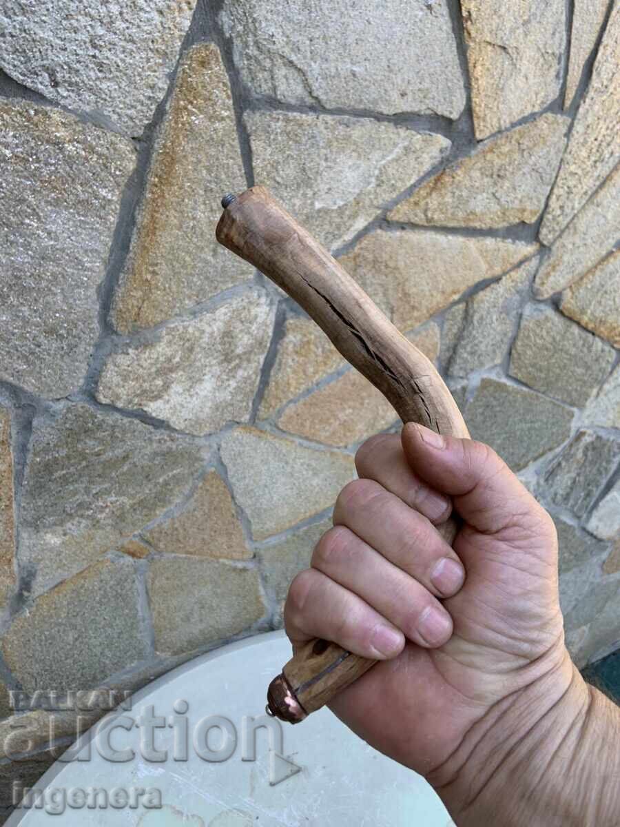 MÂNER PENTRU BASTON DIN CORN, LUCRARE MANUALĂ cu preț 19.00 BGN | € 9.71