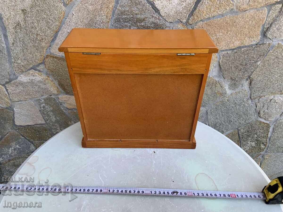 Livrarea DULAP DULĂPUIE CUTIE PENTRU BIJUTERII LEMN - 325 X 115 X 310 MM