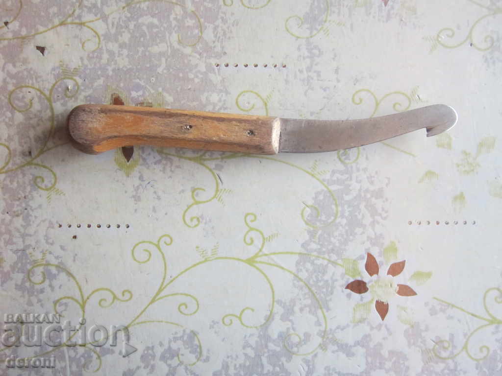 Auction Old butcher knife with hook Auction Old butcher knife with hook